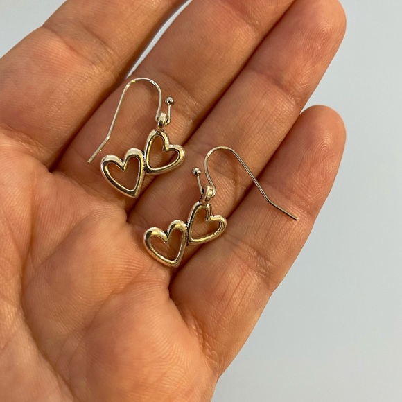 NEW💙💎DOUBLE HEART! DROP EARRINGS!💎💙SILVER TONE! FREE GIFTS & GIFT WRAP TOO! - Picture 8 of 8